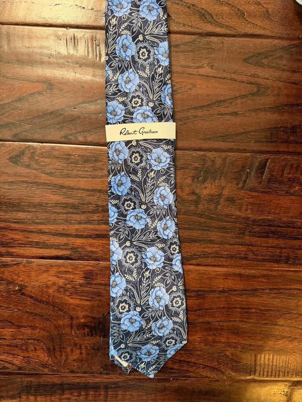 $150 NWT Robert Graham Blue 100% Silk Floral Print Neck Tie